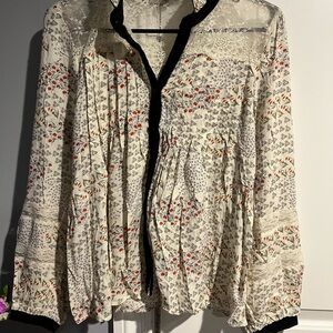 POL Cream Long Sleeve Pleated Blouse